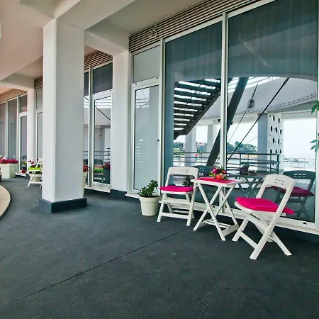 Idro Directly At The *