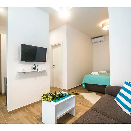 Apartman Idro Directly At The *