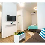 דירה Idro Directly At The *
