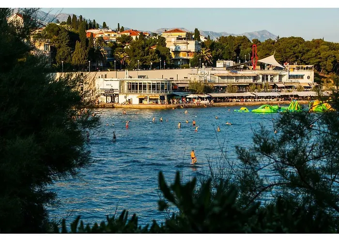 Idro Directly At The Split