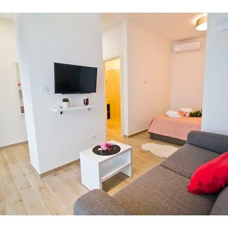 Idro Directly At The *