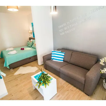 Idro Directly At The Split